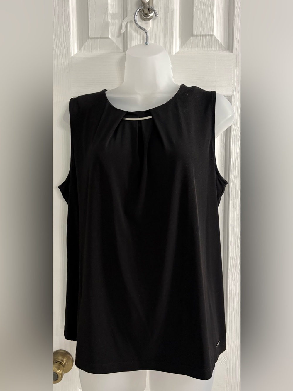 Calvin Klein Black Sleeveless Keyhole Neck Camisole